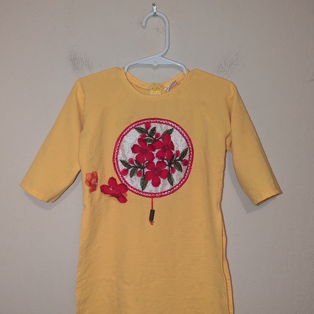 Yellow red flowers shirt size 4